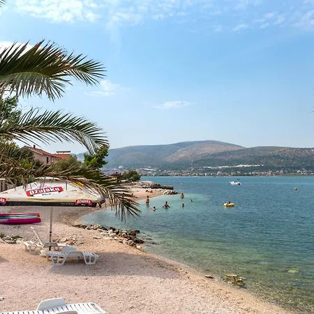 With A Parking Space Mastrinka, Ciovo - 22976 דירה טרוגיר