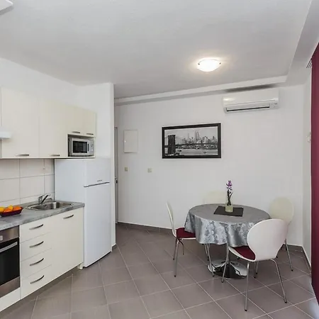 With A Parking Space Mastrinka, Ciovo - 22976 טרוגיר
