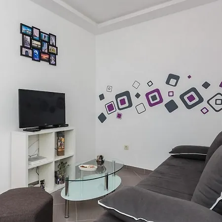 With A Parking Space Mastrinka, Ciovo - 22976 דירה טרוגיר