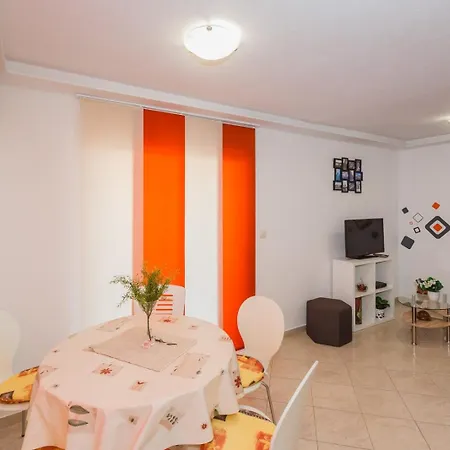 דירה With A Parking Space Mastrinka, Ciovo - 22976