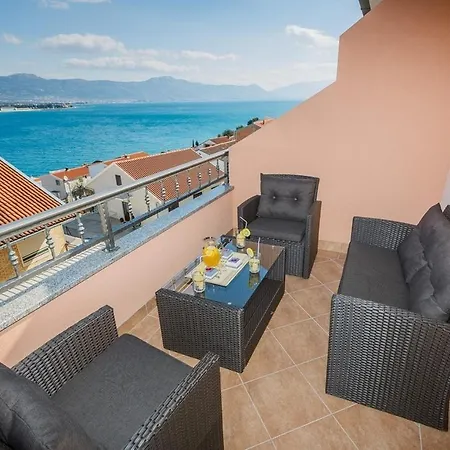 Apartment With A Parking Space Mastrinka, Ciovo - 22976 *